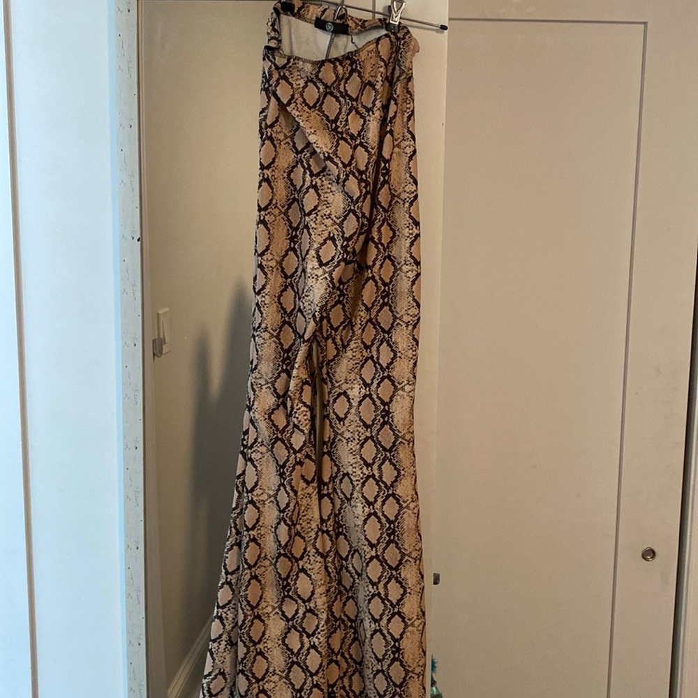 Misguided Flare beige snakeskin pants